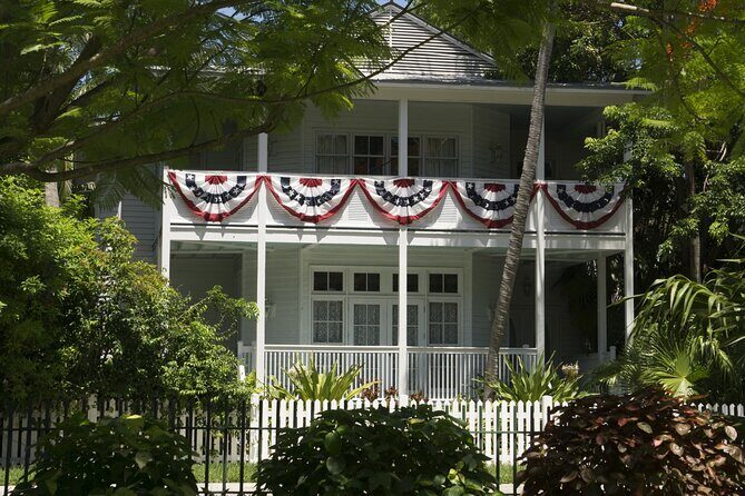 Florida Key West Self-Guided Walking Audio Tour - Before you start: download, headphones, and pacing on Duval