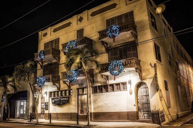 Hemingway Tour - The core experience: a guided loop through Hemingway’s Old Town haunts