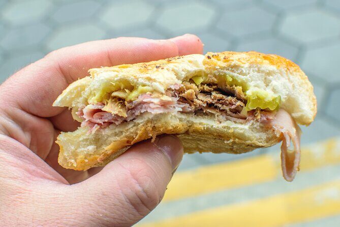 Key West Historic Seaport Food & Walking Tour - The Key West Cooking School finale: save room, then savor the pie