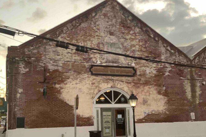 Key West History Audio Guided Walking Tour - Hemingway’s home area: the story behind the street