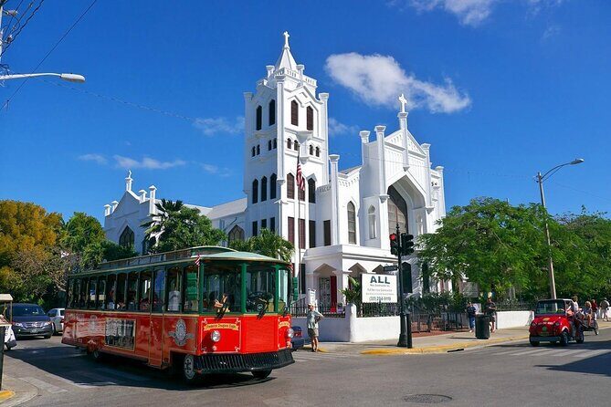 The Dark Side of Key West Ghost Tour - Dean-Lopez Funeral Home: Count Von Cassel and the Macabre Cold Room Feeling